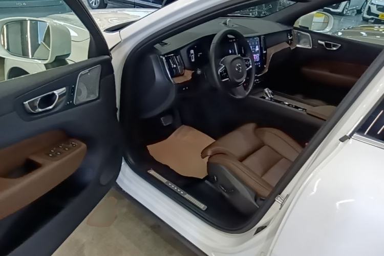 Used Volvo XC60 New Energy 2025 Plug-in Hybrid Long-Range All-Wheel Drive Smart Luxury Edition Driver Seat