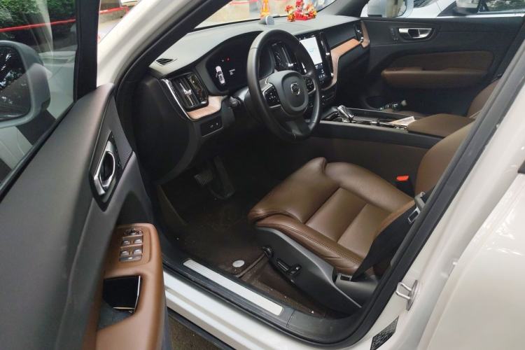 Used Volvo XC60 New Energy 2025 Plug-in Hybrid Long-Range All-Wheel Drive Smart & Luxurious Edition Driver Seat