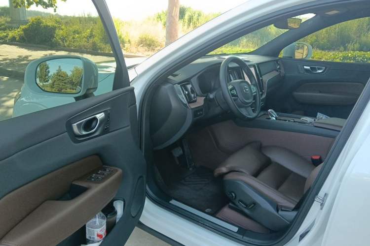 Used Volvo XC60 New Energy 2025 Plug-in Hybrid Long-Range All-Wheel Drive Smart & Luxurious Edition Driver Seat
