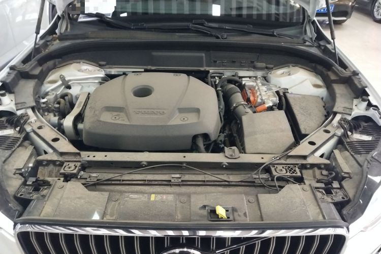 Used Volvo XC60 New Energy 2025 Plug-in Hybrid Long-Range All-Wheel Drive Smart Luxury Edition Engine Bay