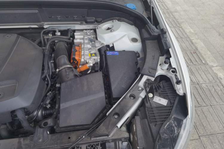 Used Volvo XC60 New Energy 2025 Plug-in Hybrid Long-Range All-Wheel Drive Smart & Luxurious Edition Engine Bay Left
