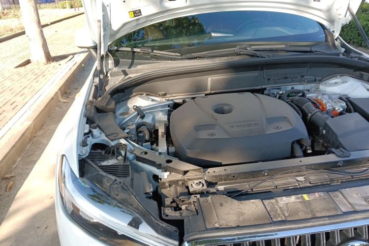 Used Volvo XC60 New Energy 2025 Plug-in Hybrid Long-Range All-Wheel Drive Smart & Luxurious Edition Engine Bay Right