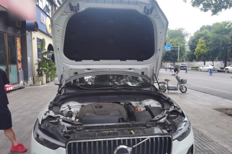Used Volvo XC60 New Energy 2025 Plug-in Hybrid Long-Range All-Wheel Drive Smart & Luxurious Edition Engine Bay