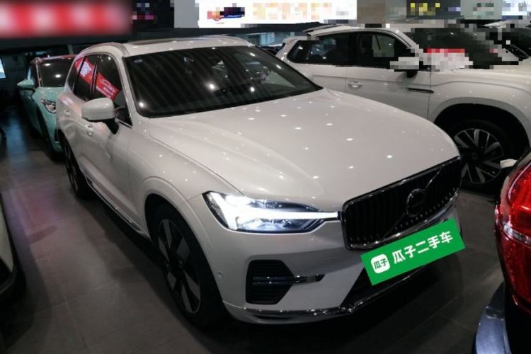 Used Volvo XC60 New Energy 2025 Plug-in Hybrid Long-Range All-Wheel Drive Smart Luxury Edition Exterior 2