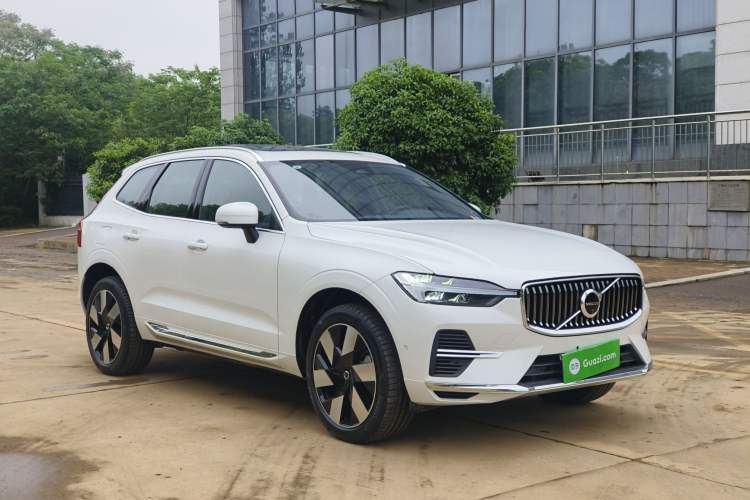 Used Volvo XC60 New Energy 2025 Plug-in Hybrid Long-Range All-Wheel Drive Smart & Luxurious Edition Exterior 2