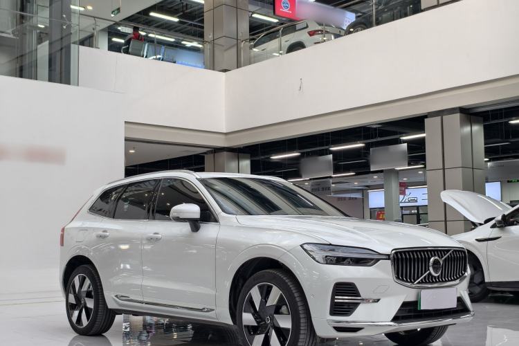 Used Volvo XC60 New Energy 2025 Plug-in Hybrid Long-Range All-Wheel Drive Smart & Luxurious Edition Exterior 2