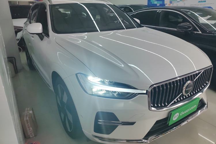 Used Volvo XC60 New Energy 2025 Plug-in Hybrid Long-Range All-Wheel Drive Smart Luxury Edition Exterior 2