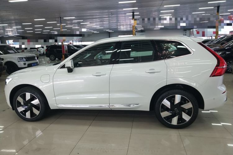 Used Volvo XC60 New Energy 2025 Plug-in Hybrid Long-Range All-Wheel Drive Smart Luxury Edition Exterior 3