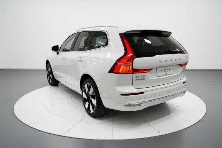 Used Volvo XC60 New Energy 2025 Plug-in Hybrid Long-Range All-Wheel Drive Smart & Luxurious Edition Exterior 3