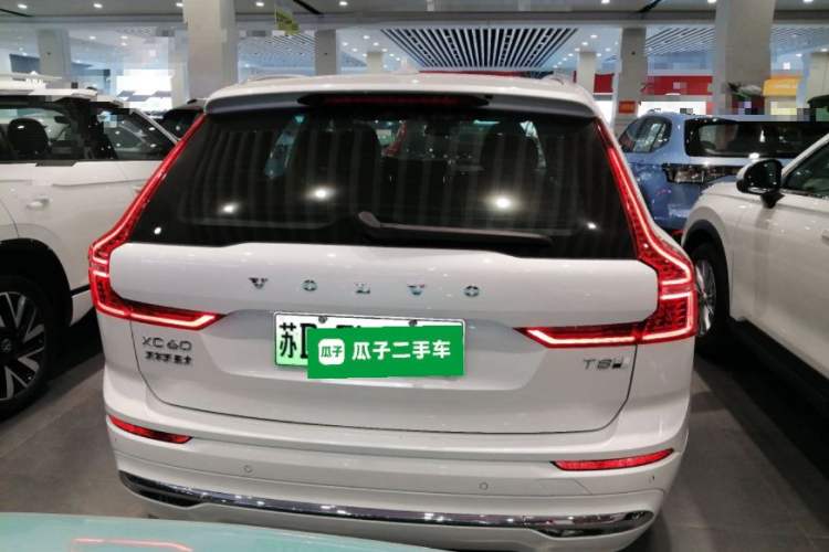 Used Volvo XC60 New Energy 2025 Plug-in Hybrid Long-Range All-Wheel Drive Smart Luxury Edition Exterior 4