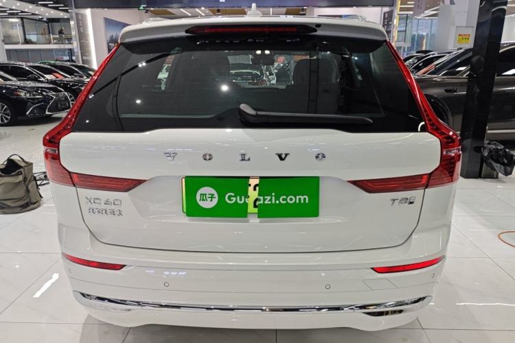 Used Volvo XC60 New Energy 2025 Plug-in Hybrid Long-Range All-Wheel Drive Smart Luxury Edition Exterior 4