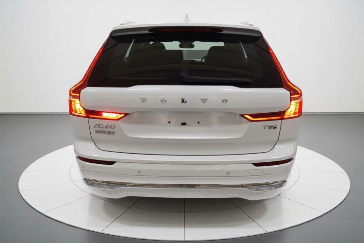 Used Volvo XC60 New Energy 2025 Plug-in Hybrid Long-Range All-Wheel Drive Smart & Luxurious Edition Exterior 4