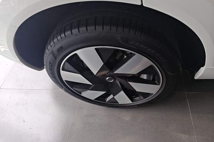 Used Volvo XC60 New Energy 2025 Plug-in Hybrid Long-Range All-Wheel Drive Smart Luxury Edition Exterior 5
