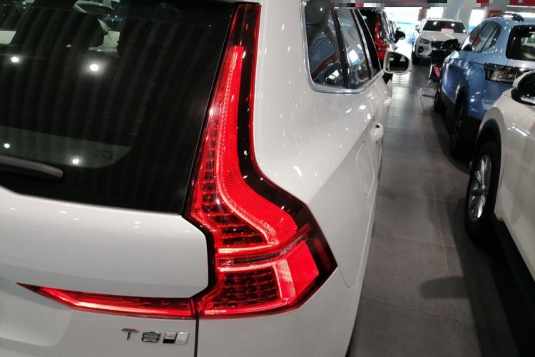 Used Volvo XC60 New Energy 2025 Plug-in Hybrid Long-Range All-Wheel Drive Smart Luxury Edition Exterior 6