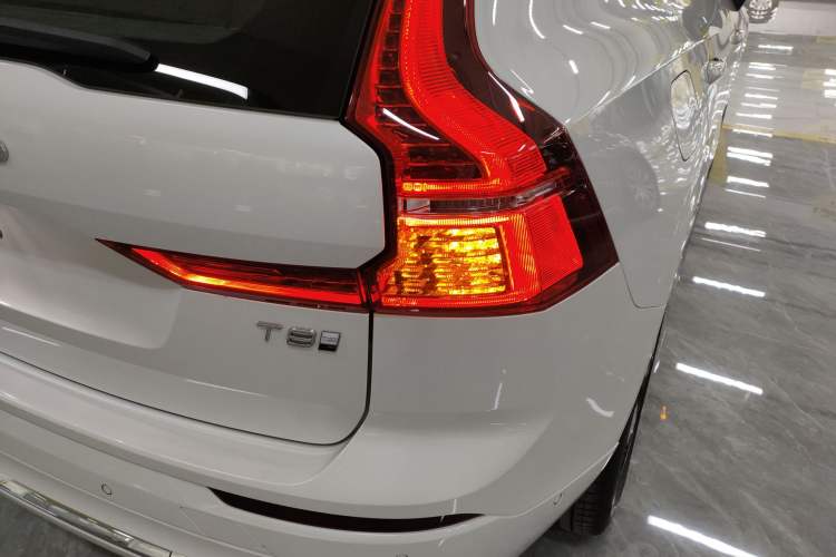 Used Volvo XC60 New Energy 2025 Plug-in Hybrid Long-Range All-Wheel Drive Smart & Luxurious Edition Exterior 6