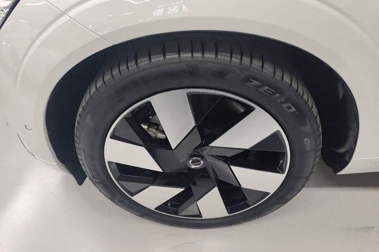 Used Volvo XC60 New Energy 2025 Plug-in Hybrid Long-Range All-Wheel Drive Smart Luxury Edition Exterior 7