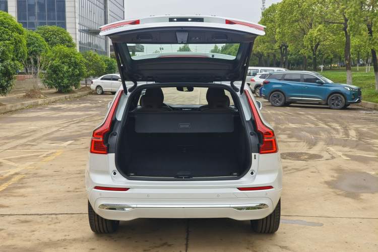 Used Volvo XC60 New Energy 2025 Plug-in Hybrid Long-Range All-Wheel Drive Smart & Luxurious Edition Exterior 7