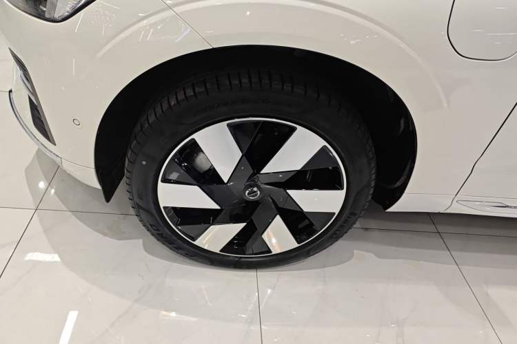 Used Volvo XC60 New Energy 2025 Plug-in Hybrid Long-Range All-Wheel Drive Smart Luxury Edition Exterior 7