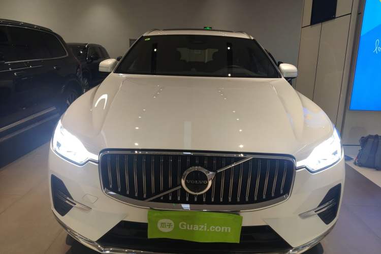 Used Volvo XC60 New Energy 2025 Plug-in Hybrid Long-Range All-Wheel Drive Smart Luxury Edition Front