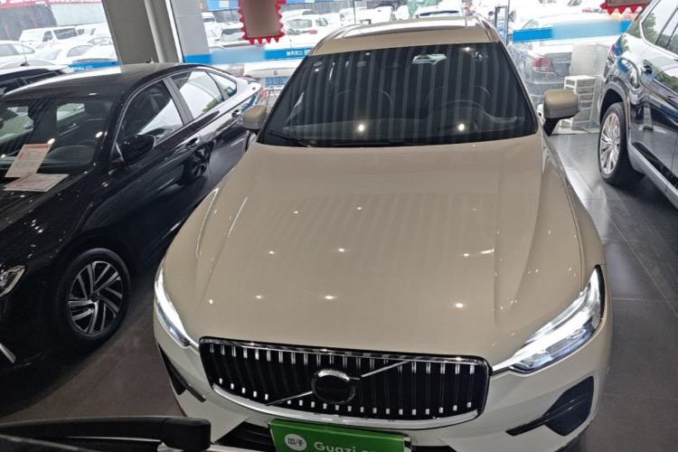 Used Volvo XC60 New Energy 2025 Plug-in Hybrid Long-Range All-Wheel Drive Smart Luxury Edition Front