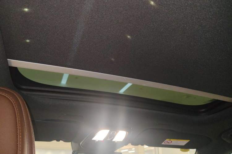 Used Volvo XC60 New Energy 2025 Plug-in Hybrid Long-Range All-Wheel Drive Smart Luxury Edition Headliner