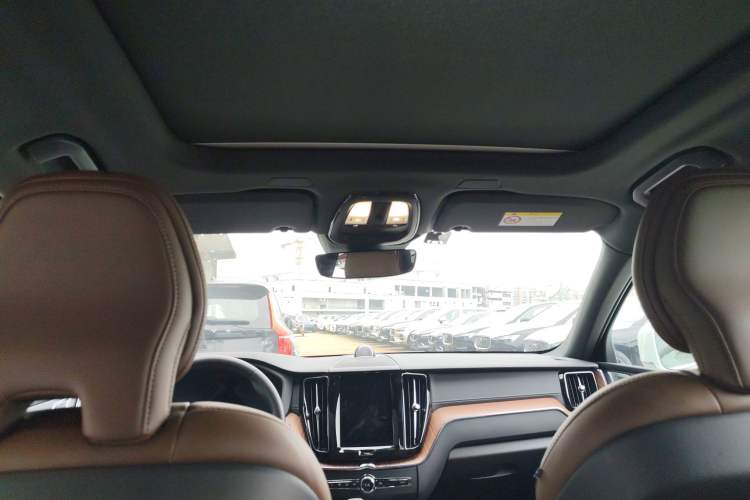 Used Volvo XC60 New Energy 2025 Plug-in Hybrid Long-Range All-Wheel Drive Smart Luxury Edition Headliner