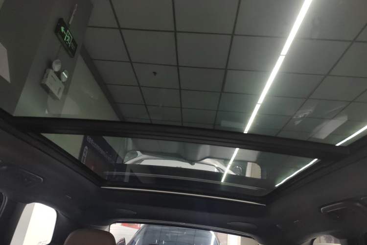 Used Volvo XC60 New Energy 2025 Plug-in Hybrid Long-Range All-Wheel Drive Smart Luxury Edition Headliner
