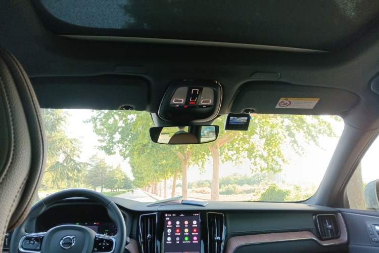 Used Volvo XC60 New Energy 2025 Plug-in Hybrid Long-Range All-Wheel Drive Smart & Luxurious Edition Headliner