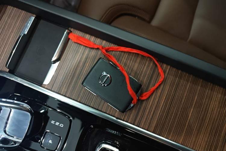 Used Volvo XC60 New Energy 2025 Plug-in Hybrid Long-Range All-Wheel Drive Smart Luxury Edition Interior 1