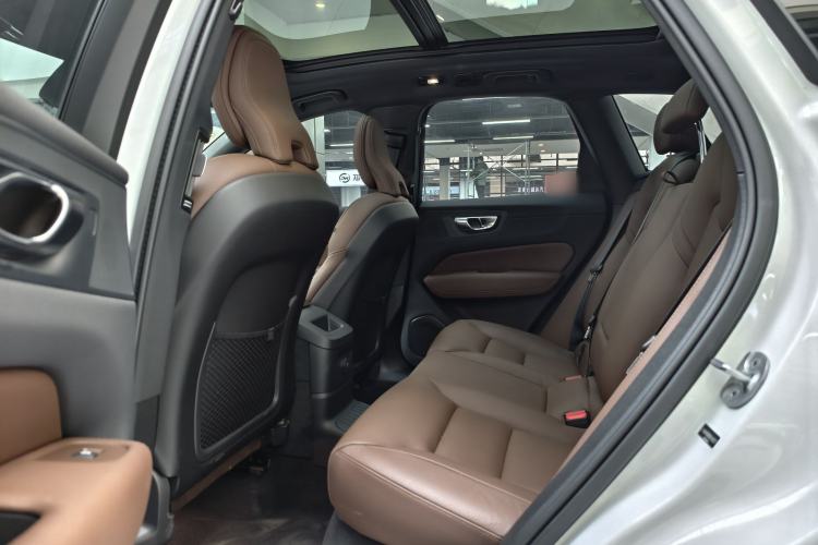 Used Volvo XC60 New Energy 2025 Plug-in Hybrid Long-Range All-Wheel Drive Smart & Luxurious Edition Interior 2