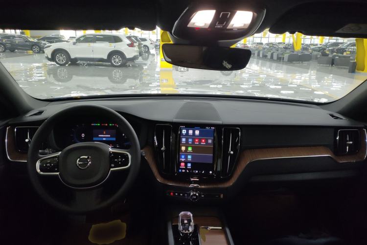 Used Volvo XC60 New Energy 2025 Plug-in Hybrid Long-Range All-Wheel Drive Smart & Luxurious Edition Interior 2