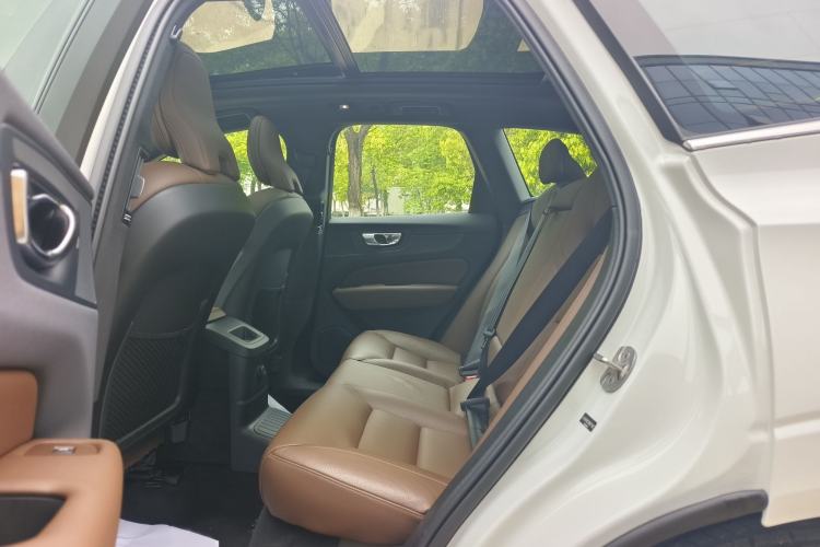Used Volvo XC60 New Energy 2025 Plug-in Hybrid Long-Range All-Wheel Drive Smart & Luxurious Edition Interior 3