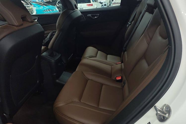 Used Volvo XC60 New Energy 2025 Plug-in Hybrid Long-Range All-Wheel Drive Smart Luxury Edition Interior 4