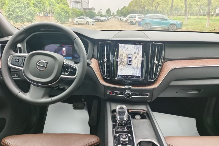Used Volvo XC60 New Energy 2025 Plug-in Hybrid Long-Range All-Wheel Drive Smart & Luxurious Edition Interior 6