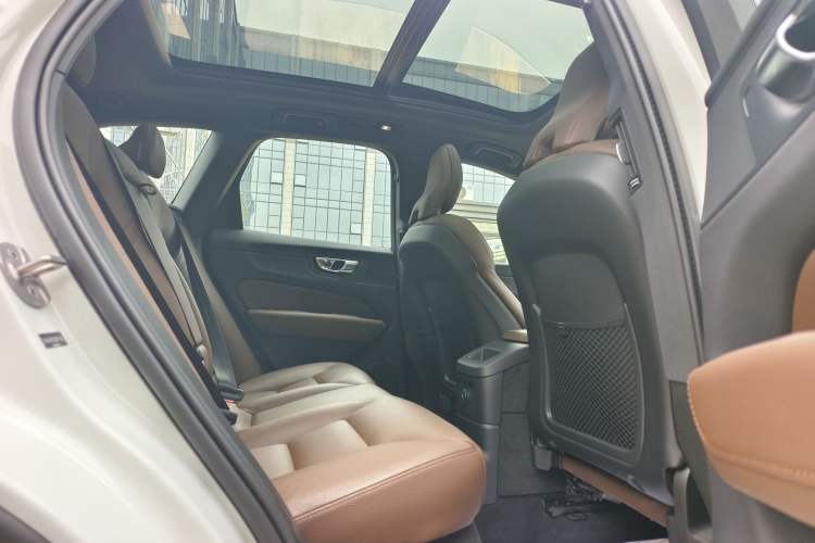 Used Volvo XC60 New Energy 2025 Plug-in Hybrid Long-Range All-Wheel Drive Smart & Luxurious Edition Interior 9