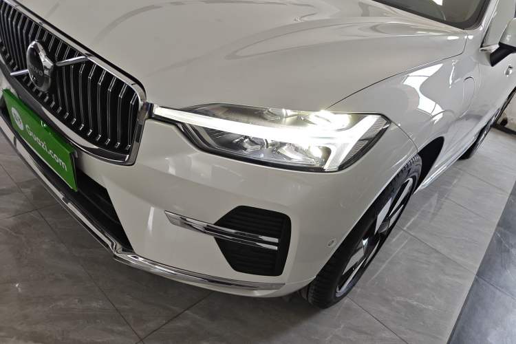 Used Volvo XC60 New Energy 2025 Plug-in Hybrid Long-Range All-Wheel Drive Smart Luxury Edition Left Front Headlight