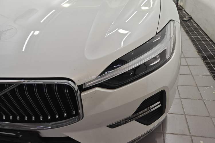 Used Volvo XC60 New Energy 2025 Plug-in Hybrid Long-Range All-Wheel Drive Smart Luxury Edition Left Front Headlight