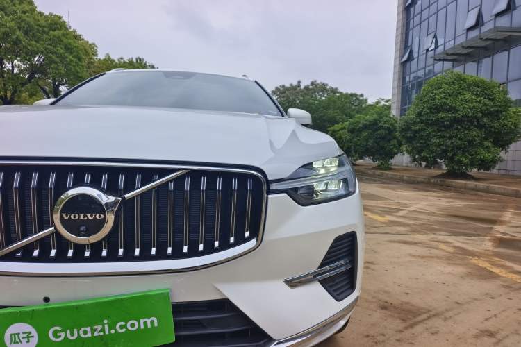 Used Volvo XC60 New Energy 2025 Plug-in Hybrid Long-Range All-Wheel Drive Smart & Luxurious Edition Left Front Headlight