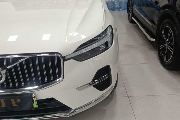 Used Volvo XC60 New Energy 2025 Plug-in Hybrid Long-Range All-Wheel Drive Smart Luxury Edition Left Front Headlight
