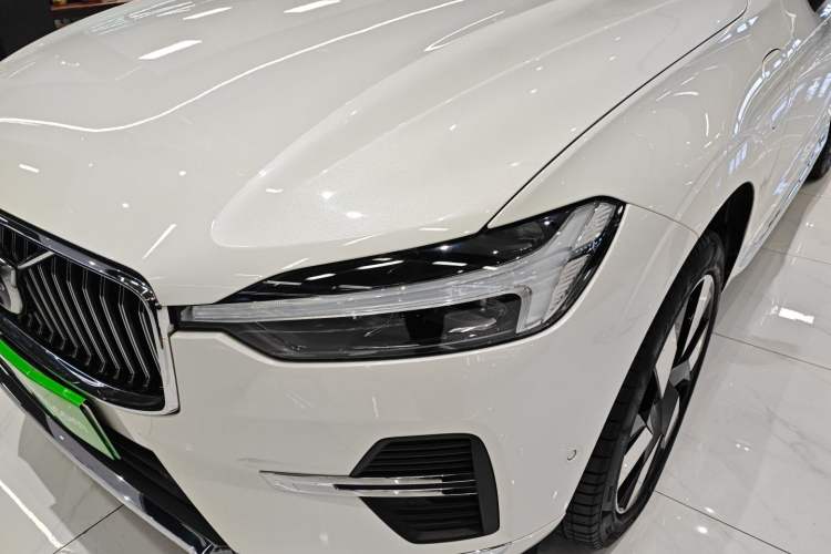 Used Volvo XC60 New Energy 2025 Plug-in Hybrid Long-Range All-Wheel Drive Smart Luxury Edition Left Front Headlight