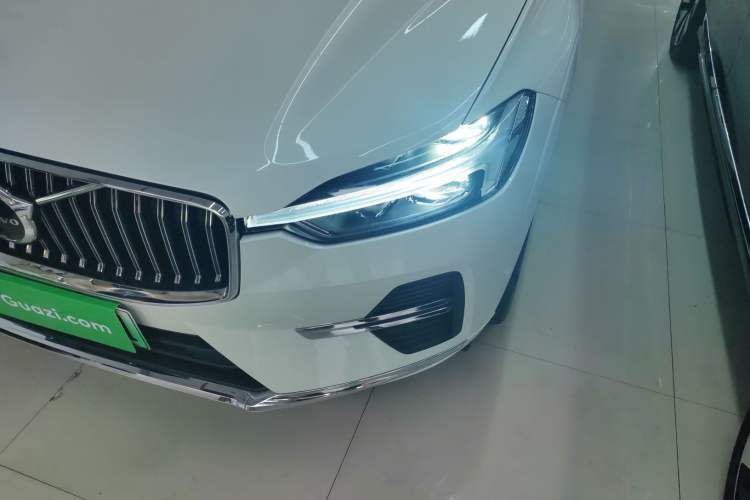 Used Volvo XC60 New Energy 2025 Plug-in Hybrid Long-Range All-Wheel Drive Smart Luxury Edition Left Front Headlight