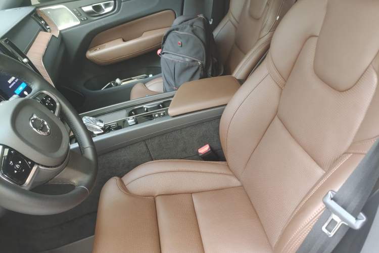 Used Volvo XC60 New Energy 2025 Plug-in Hybrid Long-Range All-Wheel Drive Smart Luxury Edition Left Front Seat