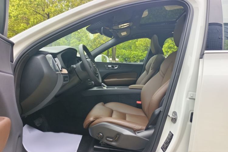Used Volvo XC60 New Energy 2025 Plug-in Hybrid Long-Range All-Wheel Drive Smart & Luxurious Edition Left Front Seat