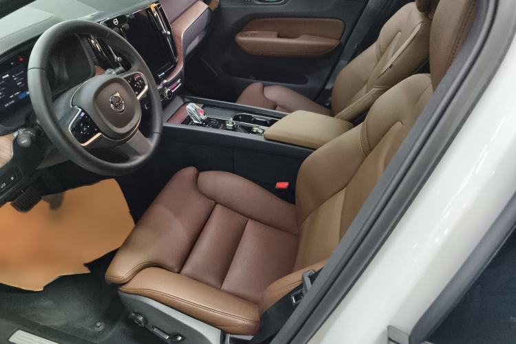 Used Volvo XC60 New Energy 2025 Plug-in Hybrid Long-Range All-Wheel Drive Smart & Luxurious Edition Left Front Seat