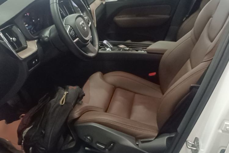 Used Volvo XC60 New Energy 2025 Plug-in Hybrid Long-Range All-Wheel Drive Smart Luxury Edition Left Front Seat