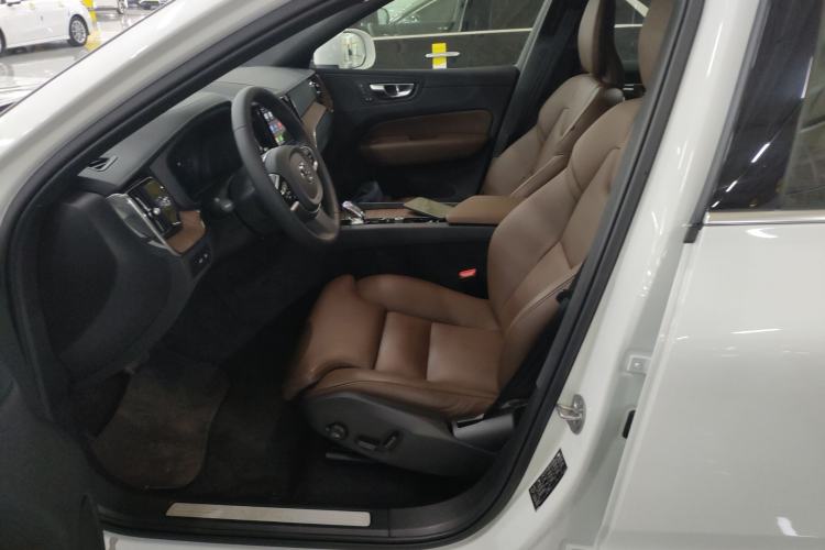 Used Volvo XC60 New Energy 2025 Plug-in Hybrid Long-Range All-Wheel Drive Smart & Luxurious Edition Left Front Seat