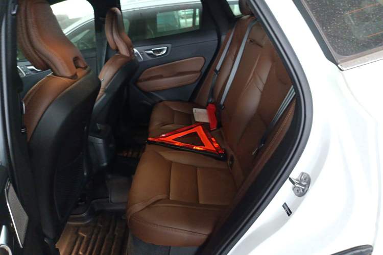 Used Volvo XC60 New Energy 2025 Plug-in Hybrid Long-Range All-Wheel Drive Smart Luxury Edition Left Rear Seat