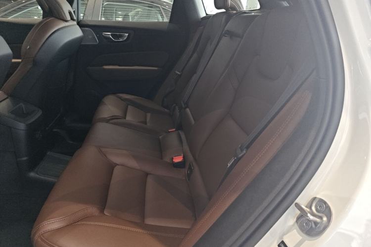 Used Volvo XC60 New Energy 2025 Plug-in Hybrid Long-Range All-Wheel Drive Smart Luxury Edition Left Rear Seat