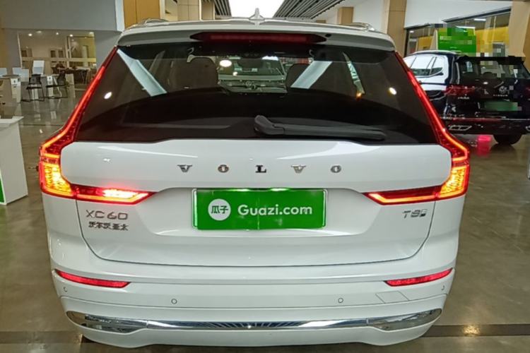 Used Volvo XC60 New Energy 2025 Plug-in Hybrid Long-Range All-Wheel Drive Smart Luxury Edition Rear