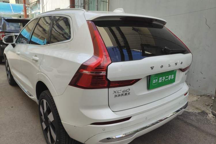 Used Volvo XC60 New Energy 2025 Plug-in Hybrid Long-Range All-Wheel Drive Smart Luxury Edition Rear Left 45 Deg
